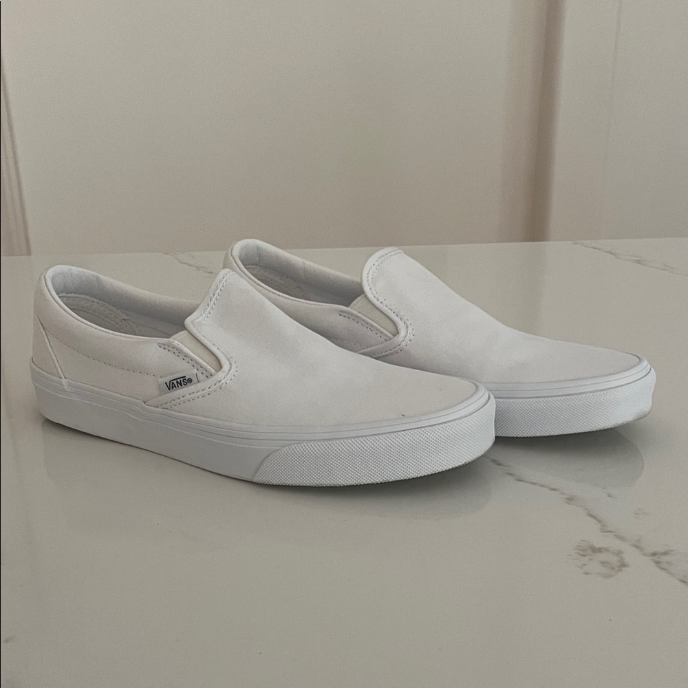Vans Men's Classic White Slip-On Sneakers women’s 8 , men’s 6.5